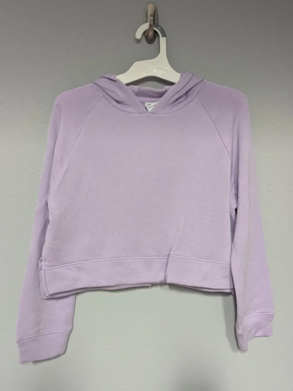 NWT All In Motion Girls Lavender Cropped Pullover Hoodie Size M (8)